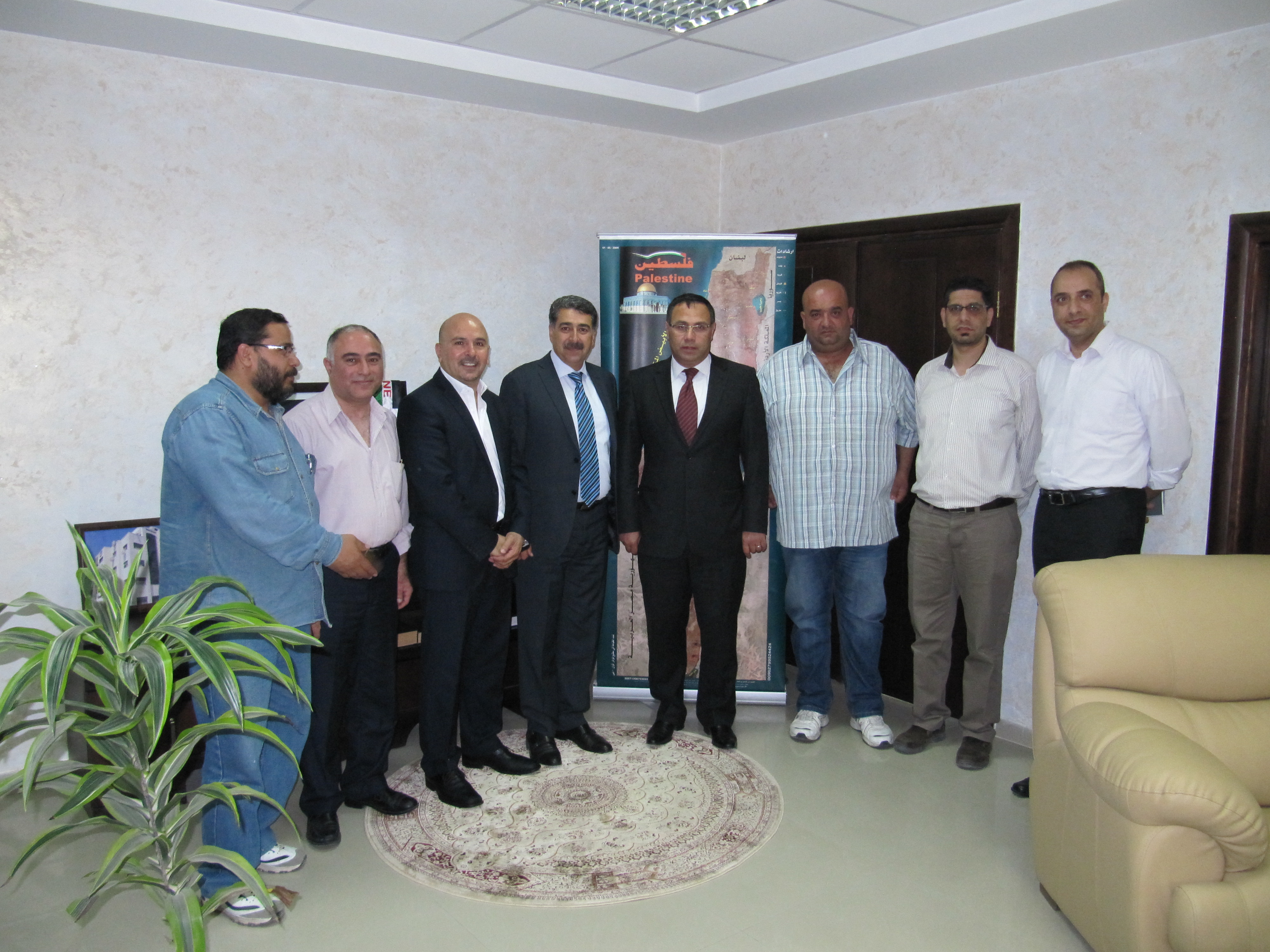 توقيع إتفاقية انضمام موظفي بلدية رام الله وانتفاعهم بأحكام قانون التقاعد العام رقم 7 لسنة 2005