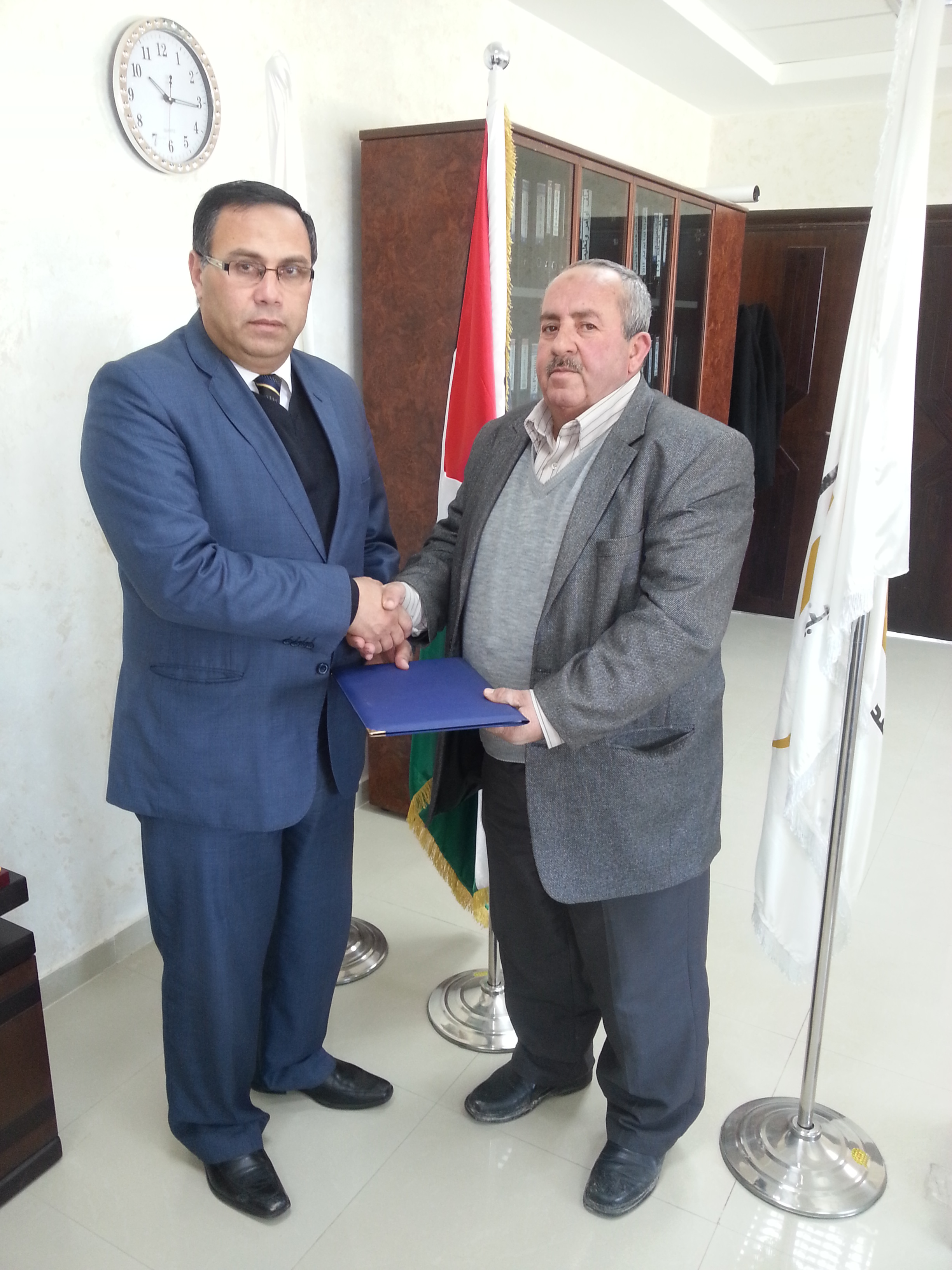 توقيع إتفاقية انضمام موظفي مجلس قروي بزاريا وانتفاعهم بأحكام قانون التقاعد العام رقم 7 لسنة 2005