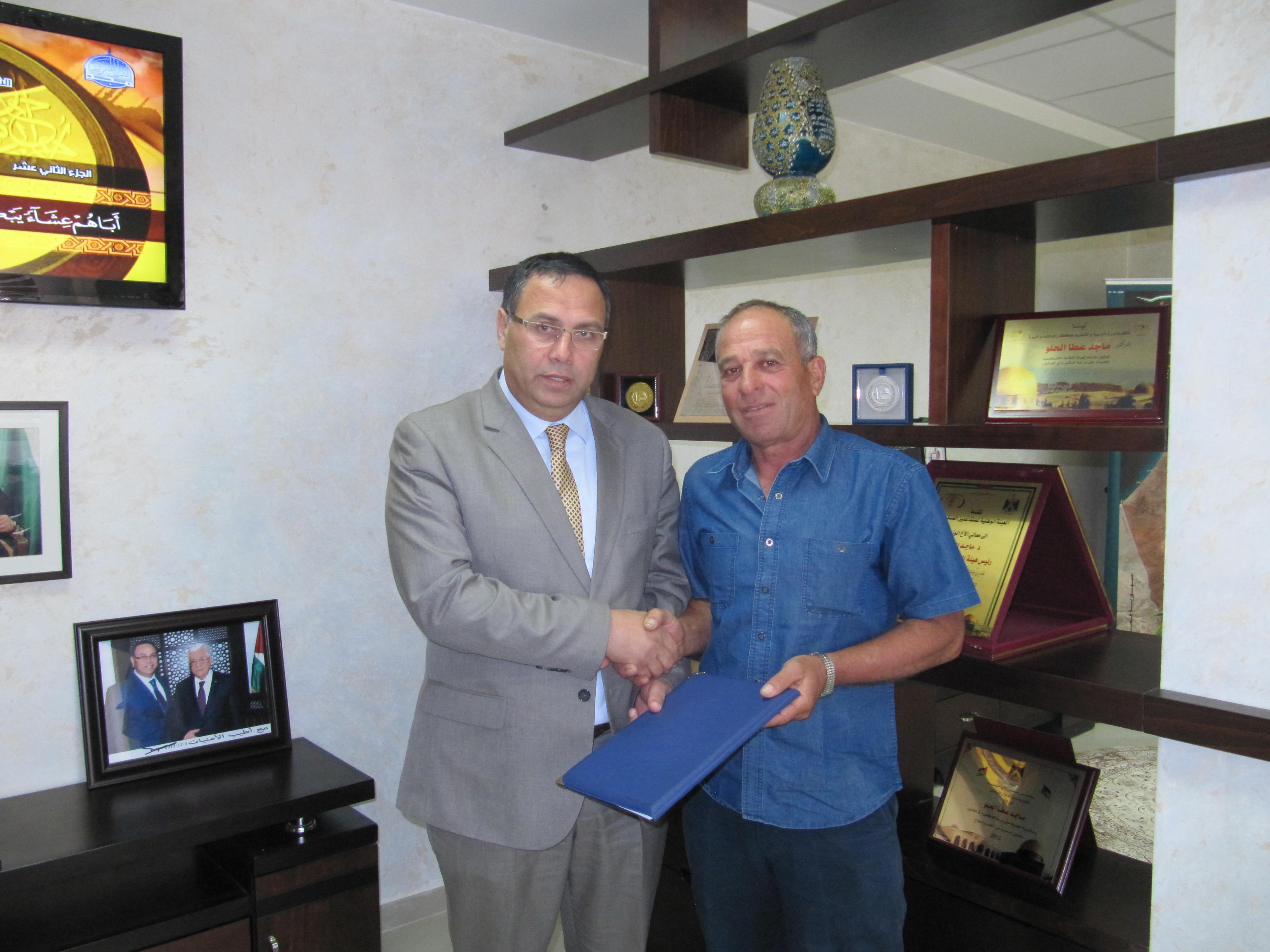 توقيع إتفاقية انضمام موظفي مجلس قروي فحمة وانتفاعهم بأحكام قانون التقاعد العام رقم 7 لسنة 2005